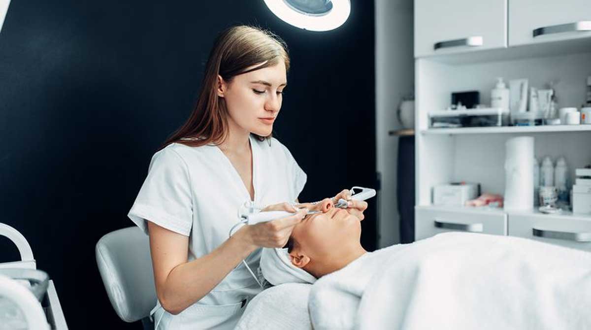 Why Do Hairdressers and Beauticians Need Professional Insurance