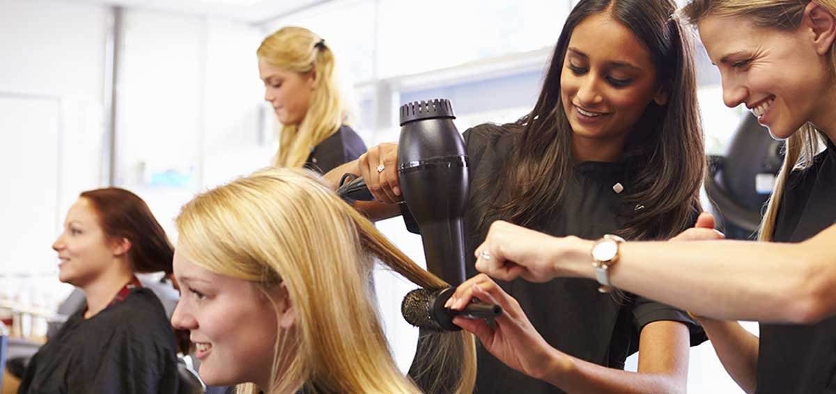 Selecting A Cosmetology School