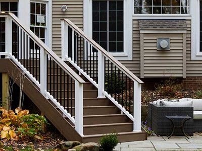 Pick Your Deck Railing Designs for Elegance and Safety