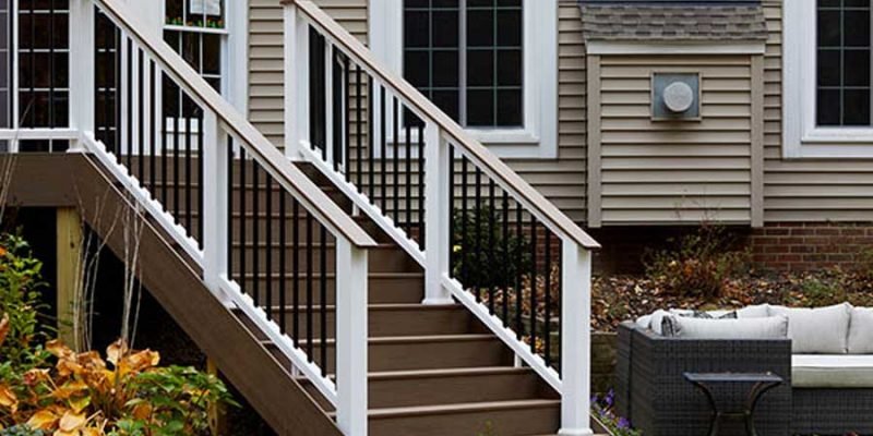 Pick Your Deck Railing Designs for Elegance and Safety