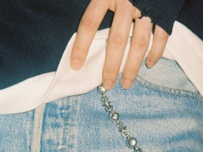 How to Wear a Wallet Chain With Any Outfit